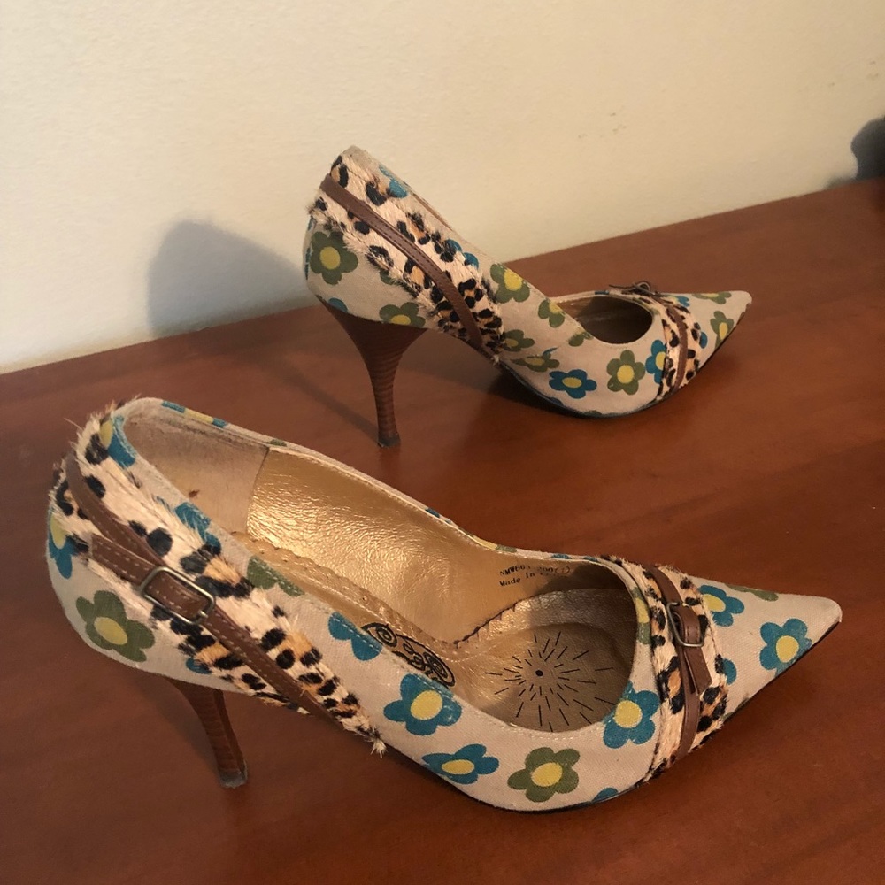 Naughty Monkey flower stiletto size 7